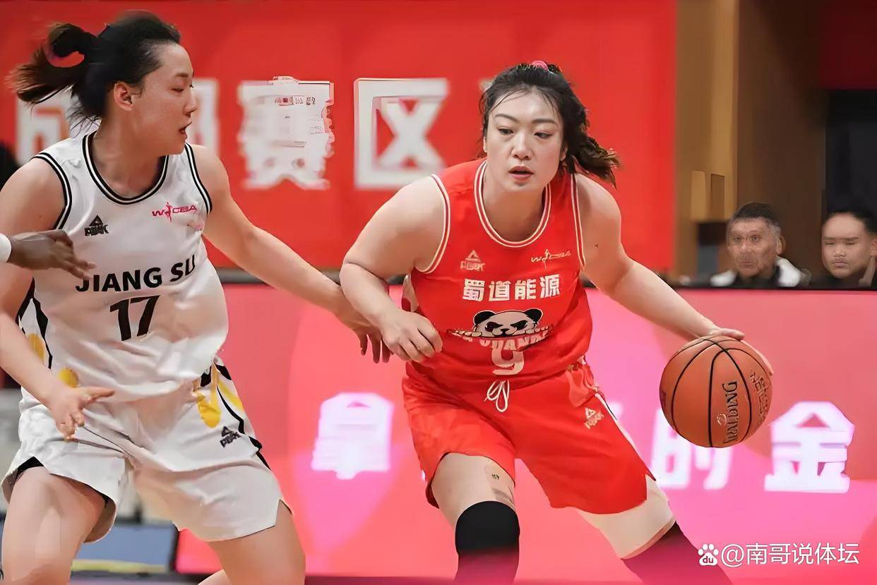 上海女篮连胜气势如虹，稳居全国女子篮球赛榜首的简单介绍