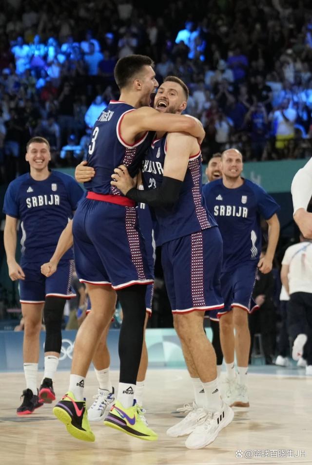 篮球比赛在不同国家之间展开激烈对抗 篮球比赛在不同国家之间展开激烈对抗