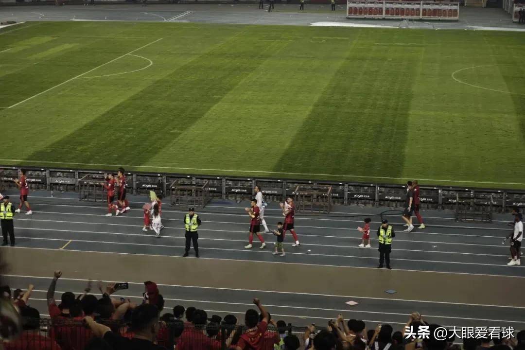 场外事件牵动关注,队内纷争或将影响球队稳定 场外事件牵动关注,队内纷争或将影响球队稳定