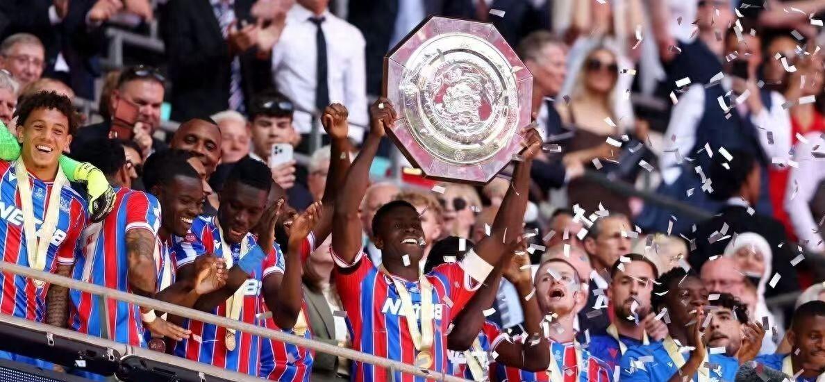 包含水晶宫逆转利物浦,赢得三分重新回到榜首的词条 包含水晶宫逆转利物浦,赢得三分重新回到榜首的词条