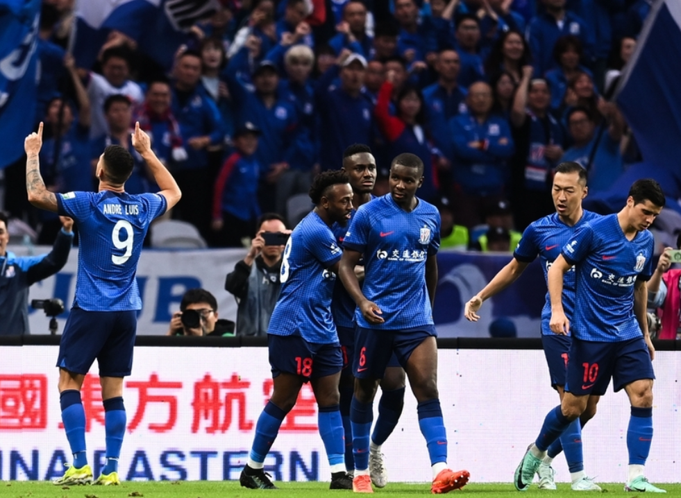 上海申花主场3-0大胜天津泰达,冲超保级形势一片大好 上海申花主场3-0大胜天津泰达,冲超保级形势一片大好