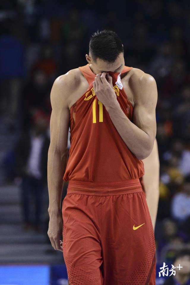 易建联32分12篮板领军广东不敌新疆遭遇两连败 易建联32分12篮板领军广东不敌新疆遭遇两连败