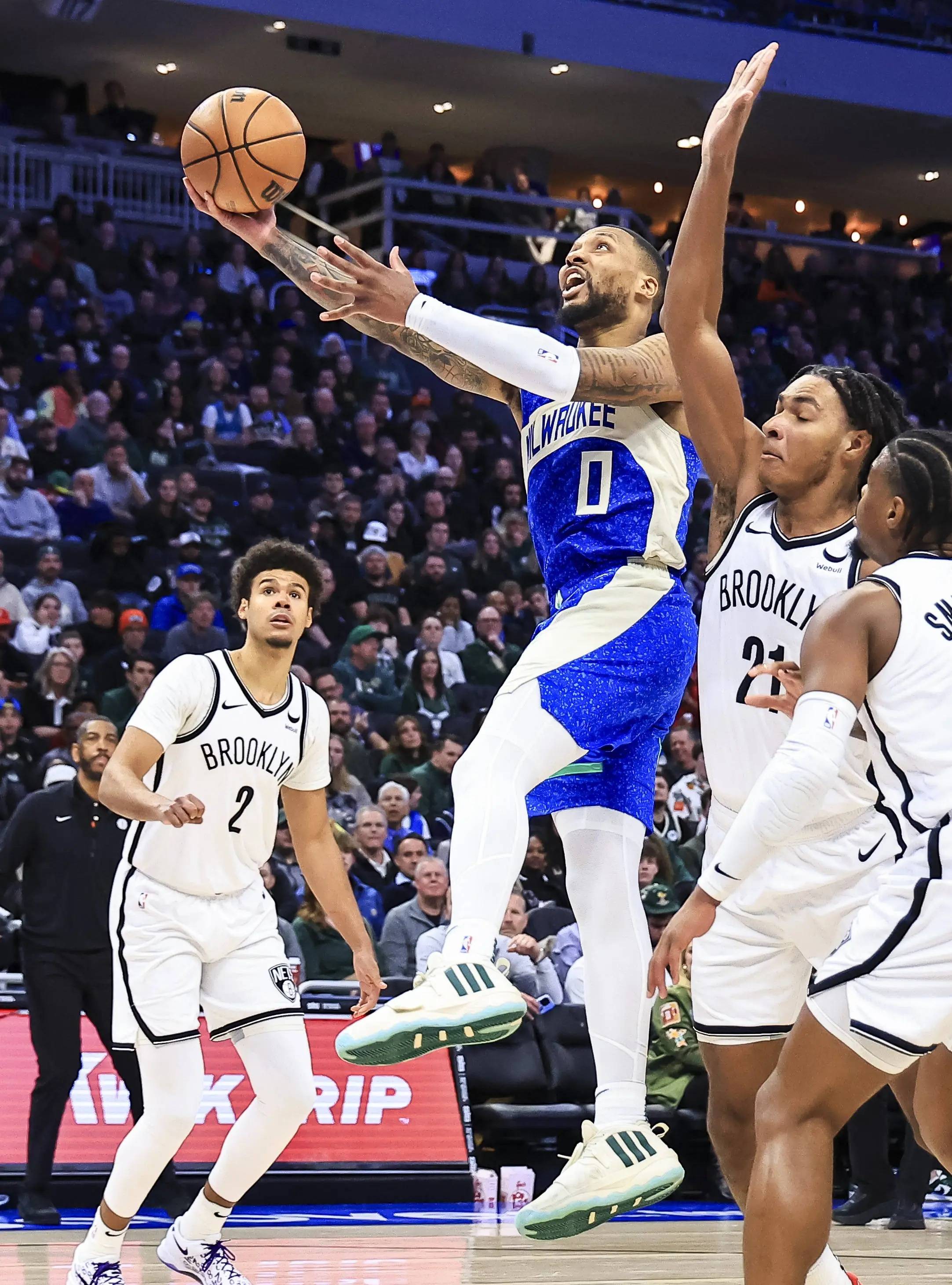 雄鹿主场击败热火,豪取三连胜 雄鹿主场击败热火,豪取三连胜